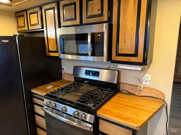 $389,900 | 2932 Arthur Street, American Falls, ID 83211
