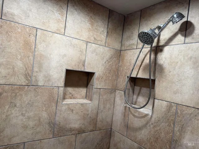 $389,900 | 2932 Arthur Street, American Falls, ID 83211