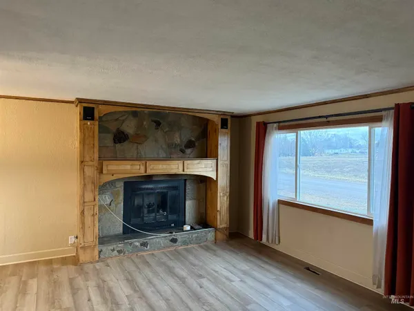 $389,900 | 2932 Arthur Street, American Falls, ID 83211