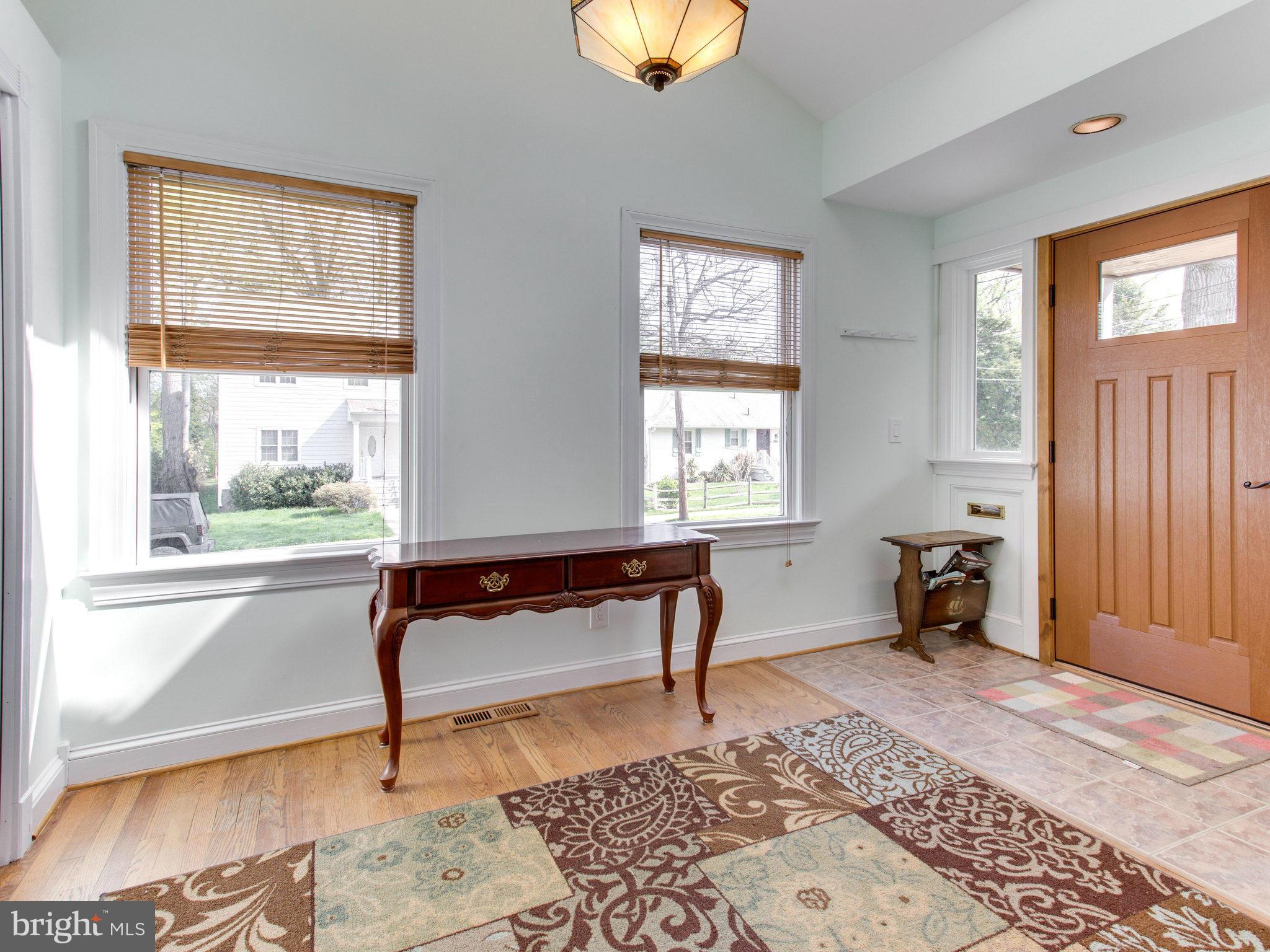 2802 Jennings Road Kensington, MD 20895 - Photo 4 of 26 Interior (General)