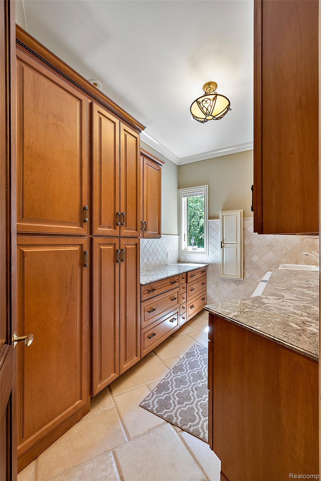 255 Camelot Way Rochester, MI 48306 - Photo 19 of 49 255 Camelot Way-60.jpg