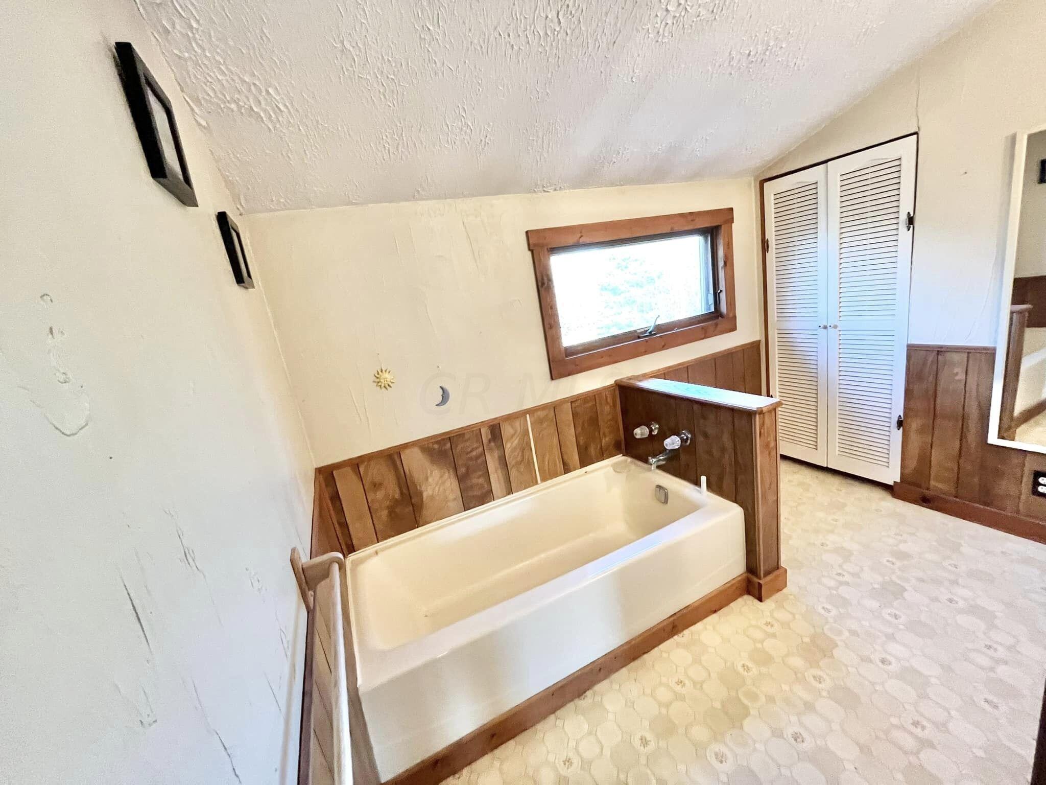 18599 Scott Road Mount Vernon, OH 43050 - Photo 13 of 47 10