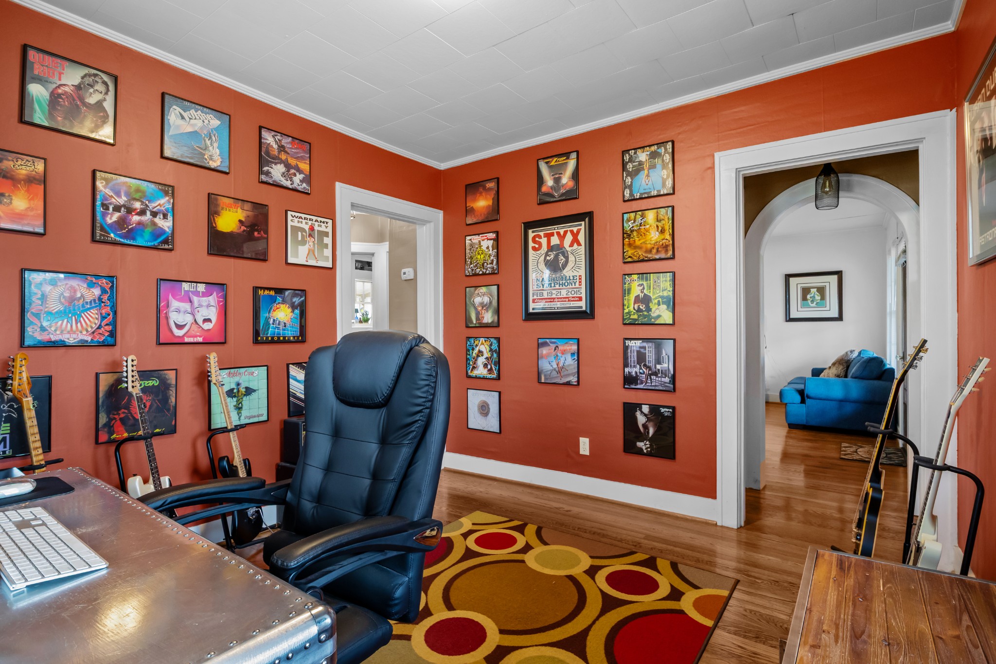 412 High Street Dickson, TN 37055 - Photo 23 of 42 a living room with furniture and book shelf