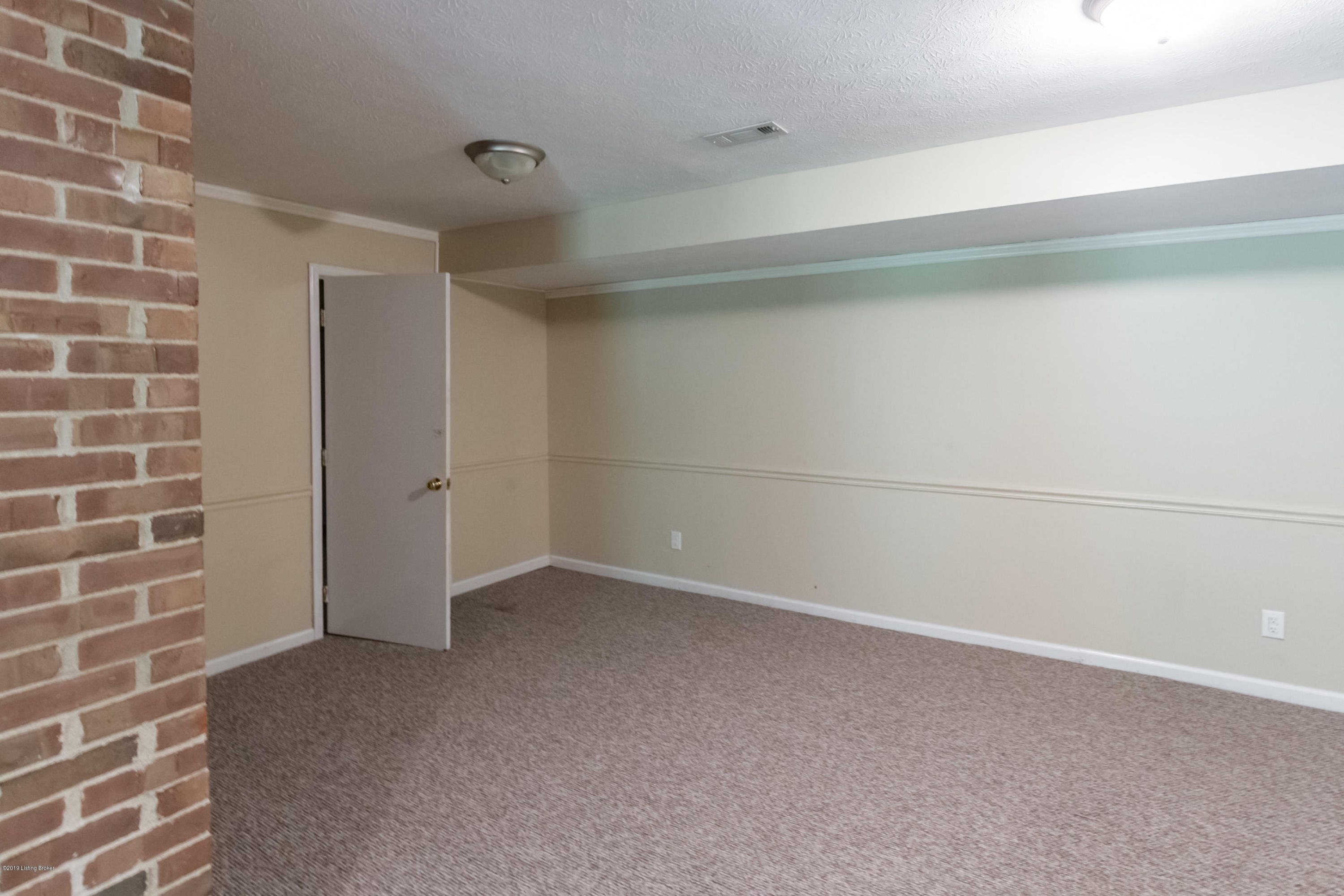 1009 Cedar Point Road La Grange, KY 40031 - Photo 31 of 45 039 20190528 0163