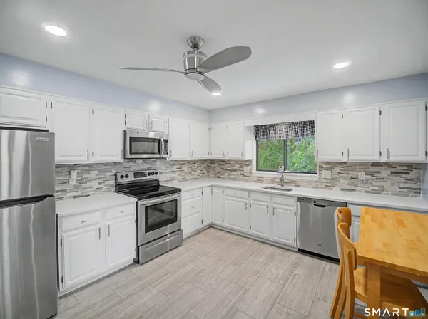 $395,000 | 300 Flax Hill Road, Unit 3, Norwalk, CT 06854