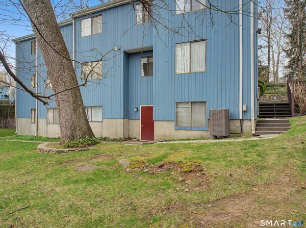 $395,000 | 300 Flax Hill Road, Unit 3, Norwalk, CT 06854