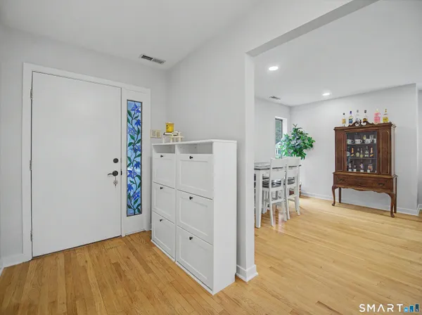 $395,000 | 300 Flax Hill Road, Unit 3, Norwalk, CT 06854