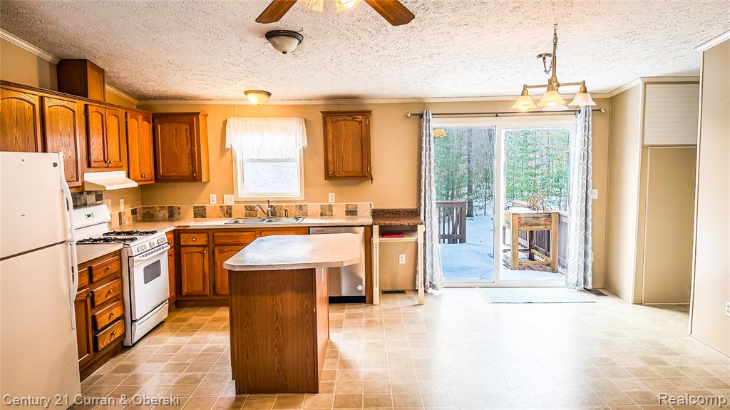 8135 Hillcrest Road Roscommon, MI 48653 - Photo 10 of 23