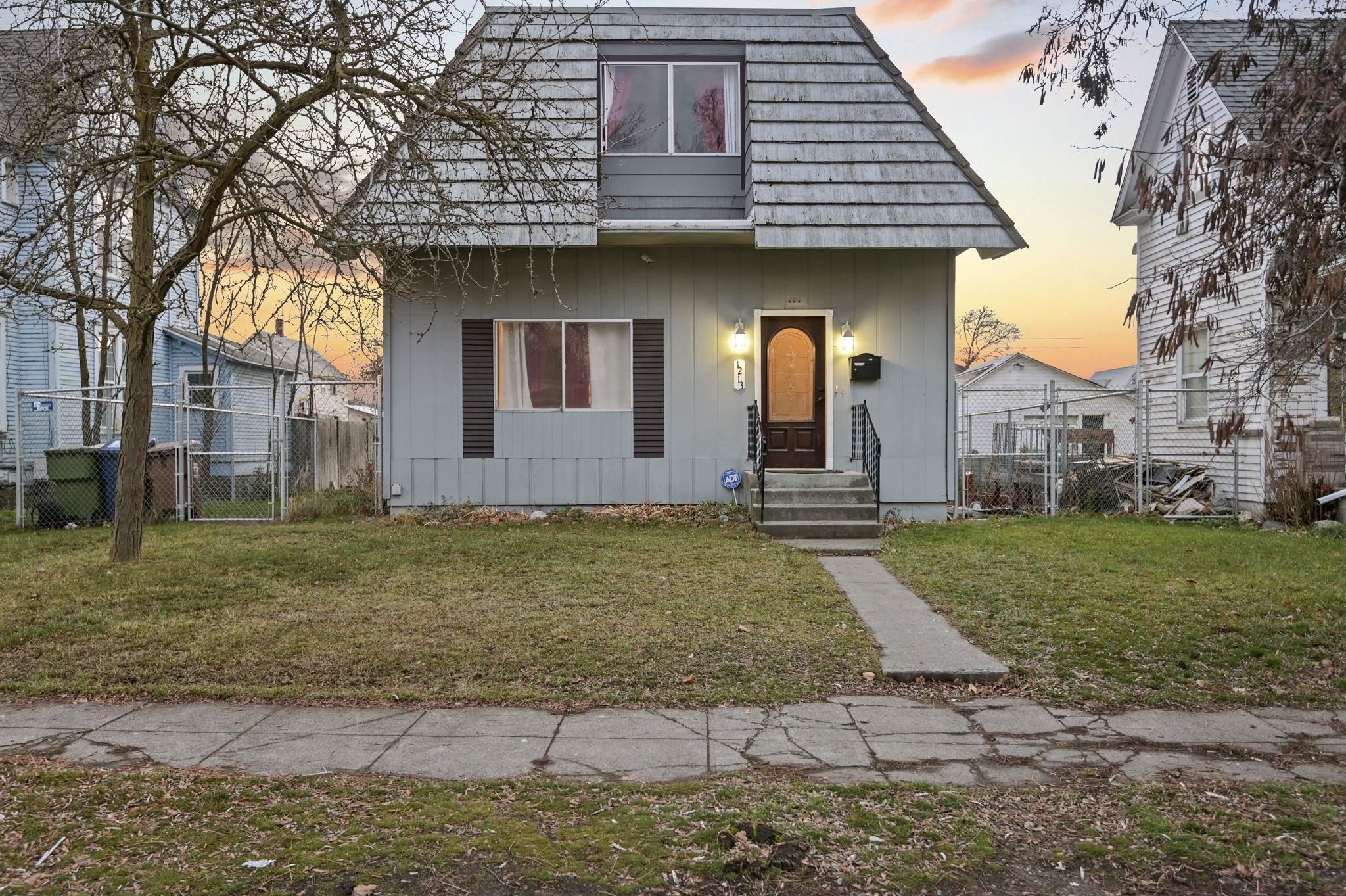 1213 West Maxwell Avenue Spokane, WA 99201 - Photo 2 of 25