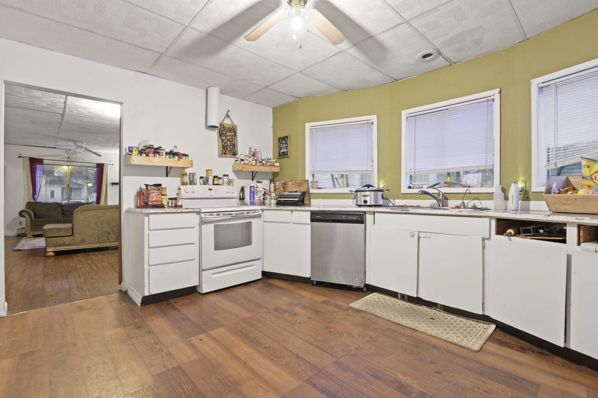 1213 West Maxwell Avenue Spokane, WA 99201 - Photo 9 of 25