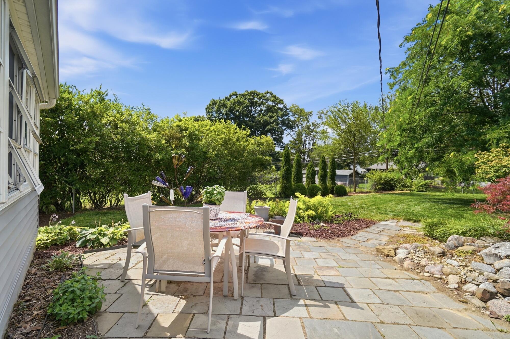 622 East Beaumont Road Columbus, OH 43214 - Photo 50 of 56 Patio