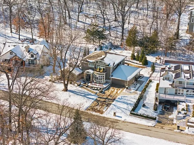 $1,850,000 | 580 Lakeshore Drive West, Lake Quivira, KS 66217