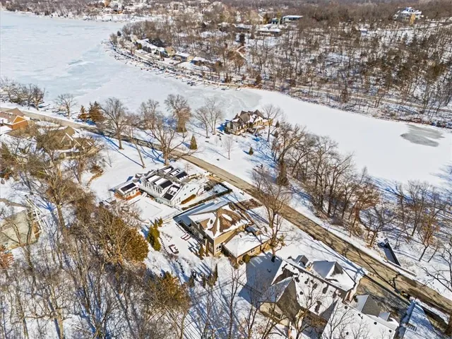 $1,850,000 | 580 Lakeshore Drive West, Lake Quivira, KS 66217