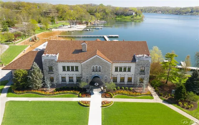 $1,850,000 | 580 Lakeshore Drive West, Lake Quivira, KS 66217