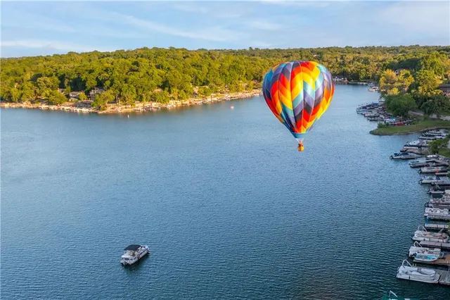 $1,850,000 | 580 Lakeshore Drive West, Lake Quivira, KS 66217