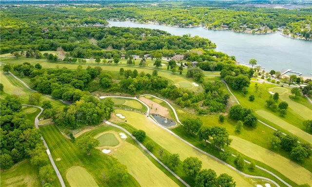 $1,850,000 | 580 Lakeshore Drive West, Lake Quivira, KS 66217