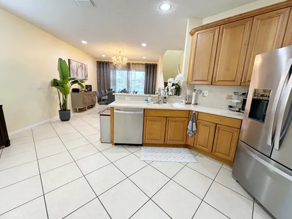 $3,950 | 5152 Woodfield Way, Coconut Creek, FL 33073