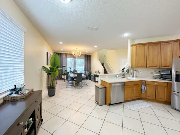 $3,950 | 5152 Woodfield Way, Coconut Creek, FL 33073