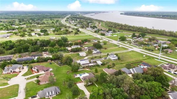 $699,900 | 150 River Bend Drive, Belle Chasse, LA 70037