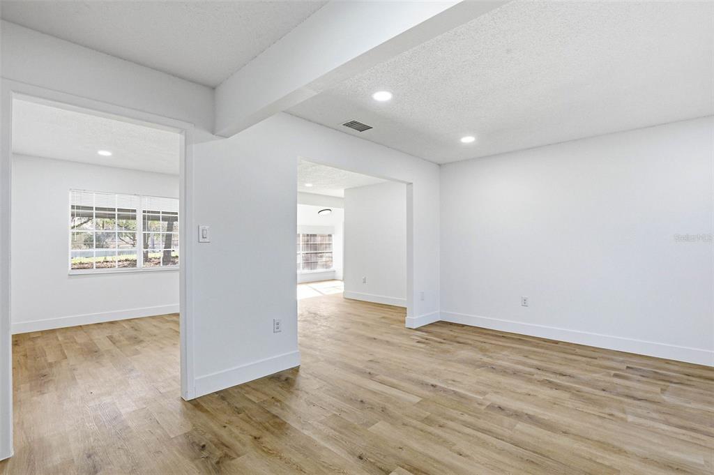 12703 North 53rd Street Temple Terrace, FL 33617 - Photo 12 of 49