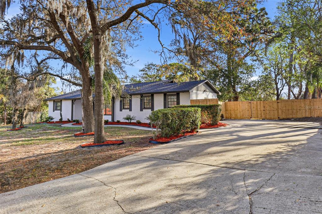 12703 North 53rd Street Temple Terrace, FL 33617 - Photo 6 of 49