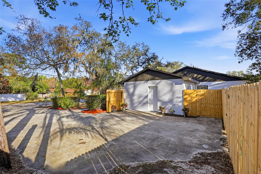 12703 North 53rd Street Temple Terrace, FL 33617 - Photo 8 of 49