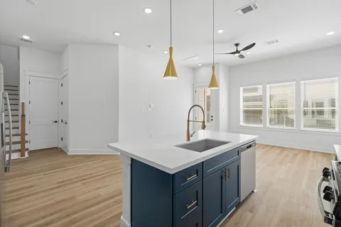 $355,000 | 8919 Sunshine Laverne Lane, Houston, TX 77080