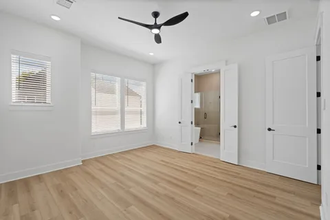 $355,000 | 8919 Sunshine Laverne Lane, Houston, TX 77080