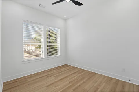 $355,000 | 8919 Sunshine Laverne Lane, Houston, TX 77080