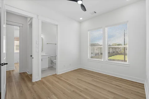 $355,000 | 8919 Sunshine Laverne Lane, Houston, TX 77080