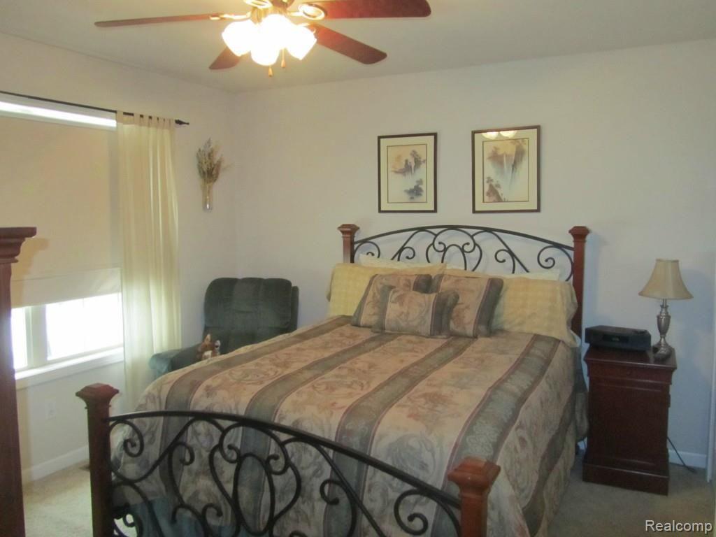 9109 Ravinewood Lane South Lyon, MI 48178 - Photo 2 of 16 046.jpg