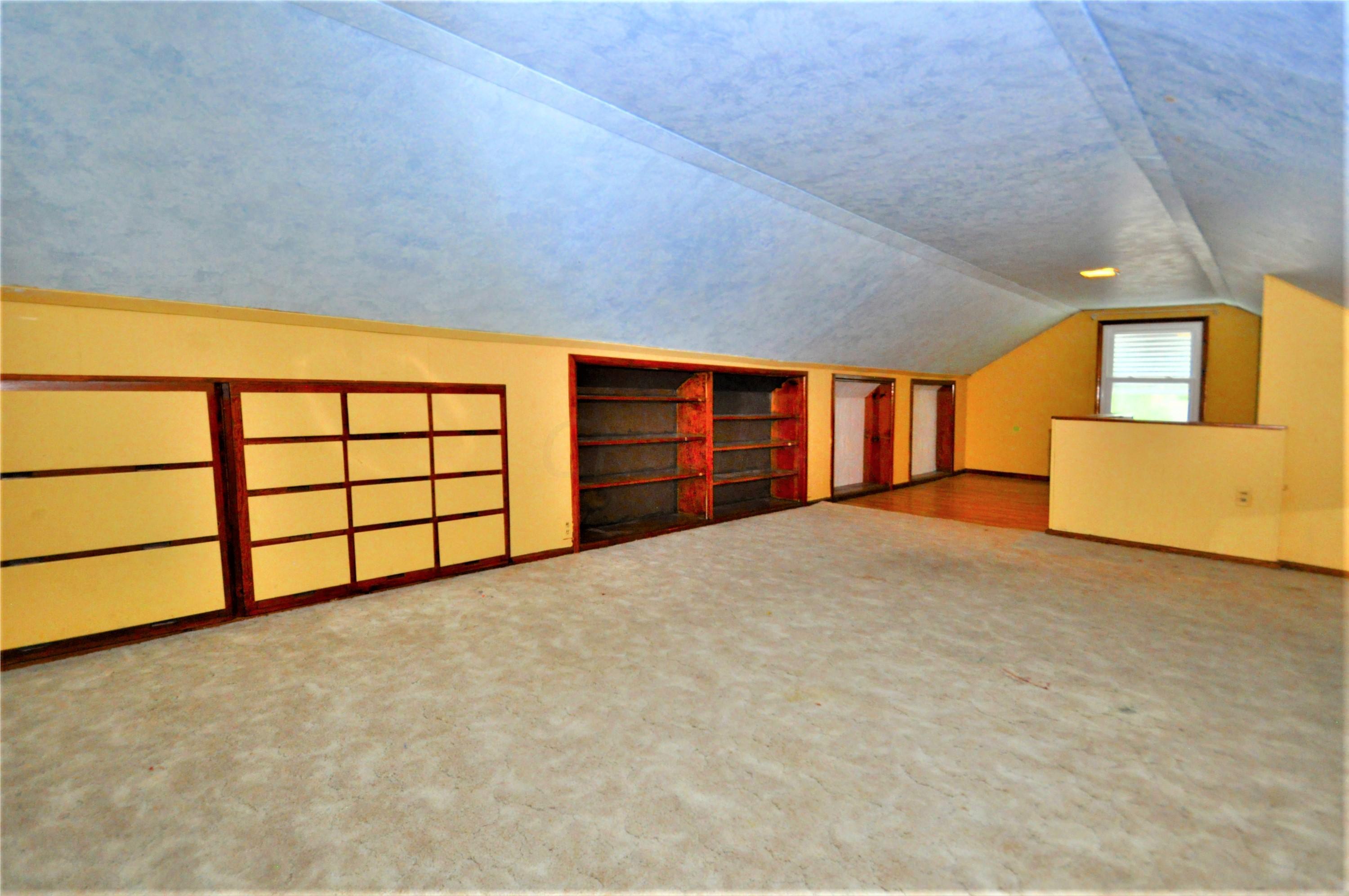 1237 Military Road Zanesville, OH 43701 - Photo 16 of 23