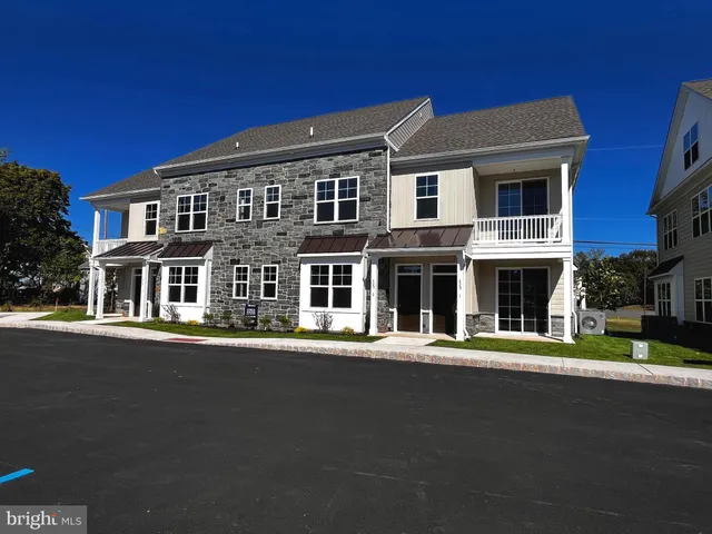 $525,000 | 425 # 2 Asha Way, Harleysville, PA 19438