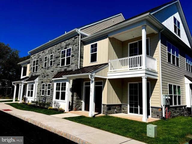 $525,000 | 425 # 2 Asha Way, Harleysville, PA 19438