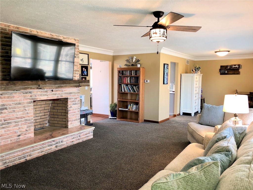 9307 Vermilion Road Amherst, OH 44001 - Photo 11 of 35