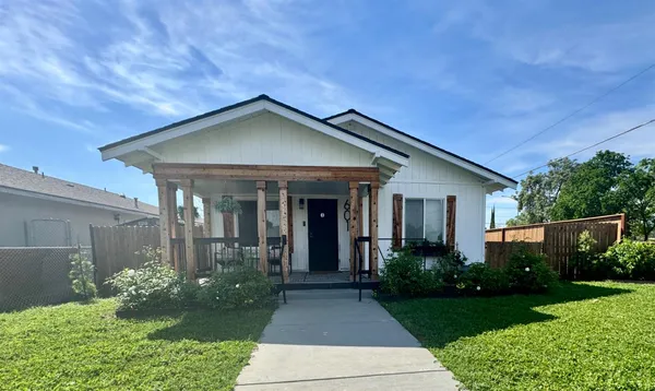 $325,000 | 601 I Street, Sanger, CA 93657