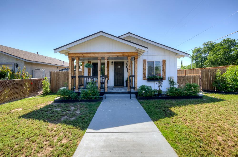 601 I Street Sanger, CA 93657 - Photo 2 of 29