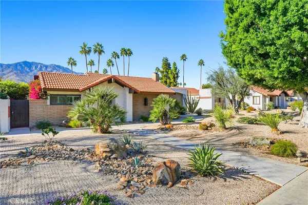 $2,750 | 2367 South Gene Autry Trail, Unit B, Palm Springs, CA 92264