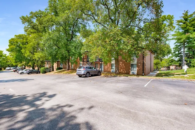 $1,375 | 2601 Hillsboro Pike, Unit O8, Nashville, TN 37212