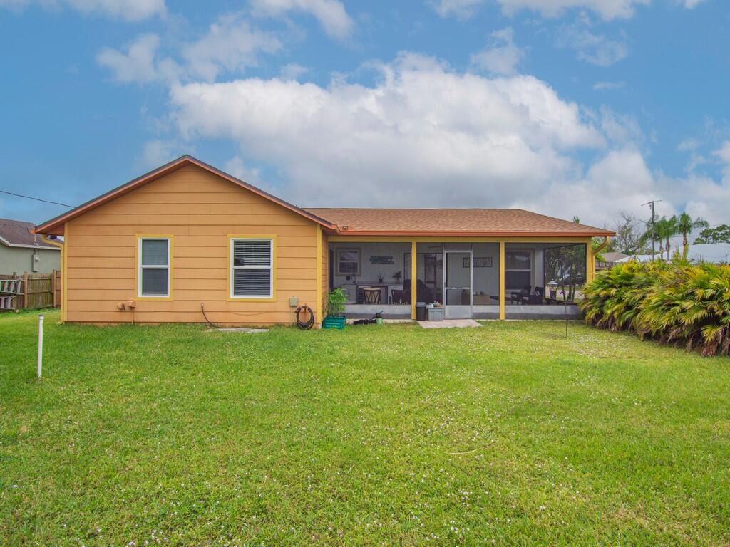 4401 Southwest Babylon Street Port St. Lucie, FL 34953 - Photo 32 of 39 Image00034