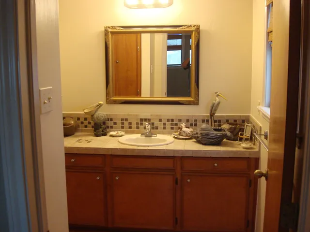 $415,000 | 1187 Sailfish Street, Bayou Vista, TX 77563