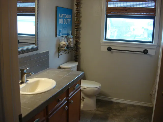 $415,000 | 1187 Sailfish Street, Bayou Vista, TX 77563