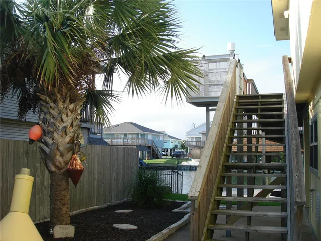 $415,000 | 1187 Sailfish Street, Bayou Vista, TX 77563