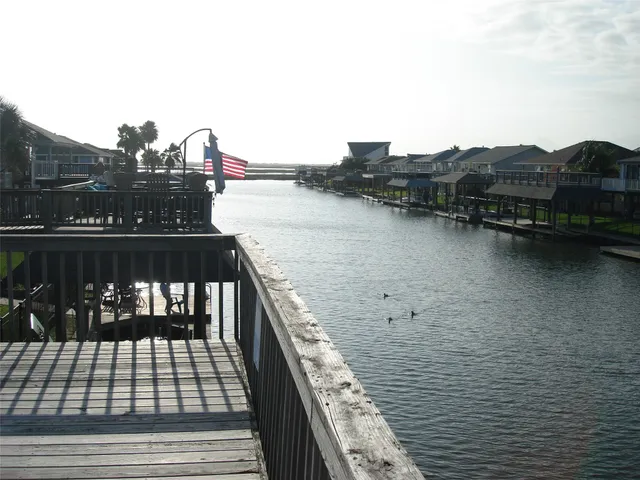 $415,000 | 1187 Sailfish Street, Bayou Vista, TX 77563