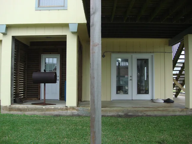 $415,000 | 1187 Sailfish Street, Bayou Vista, TX 77563