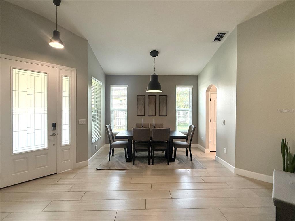 10501 Rochester Way Tampa, FL 33626 - Photo 5 of 45