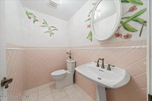 a view of a park with a park