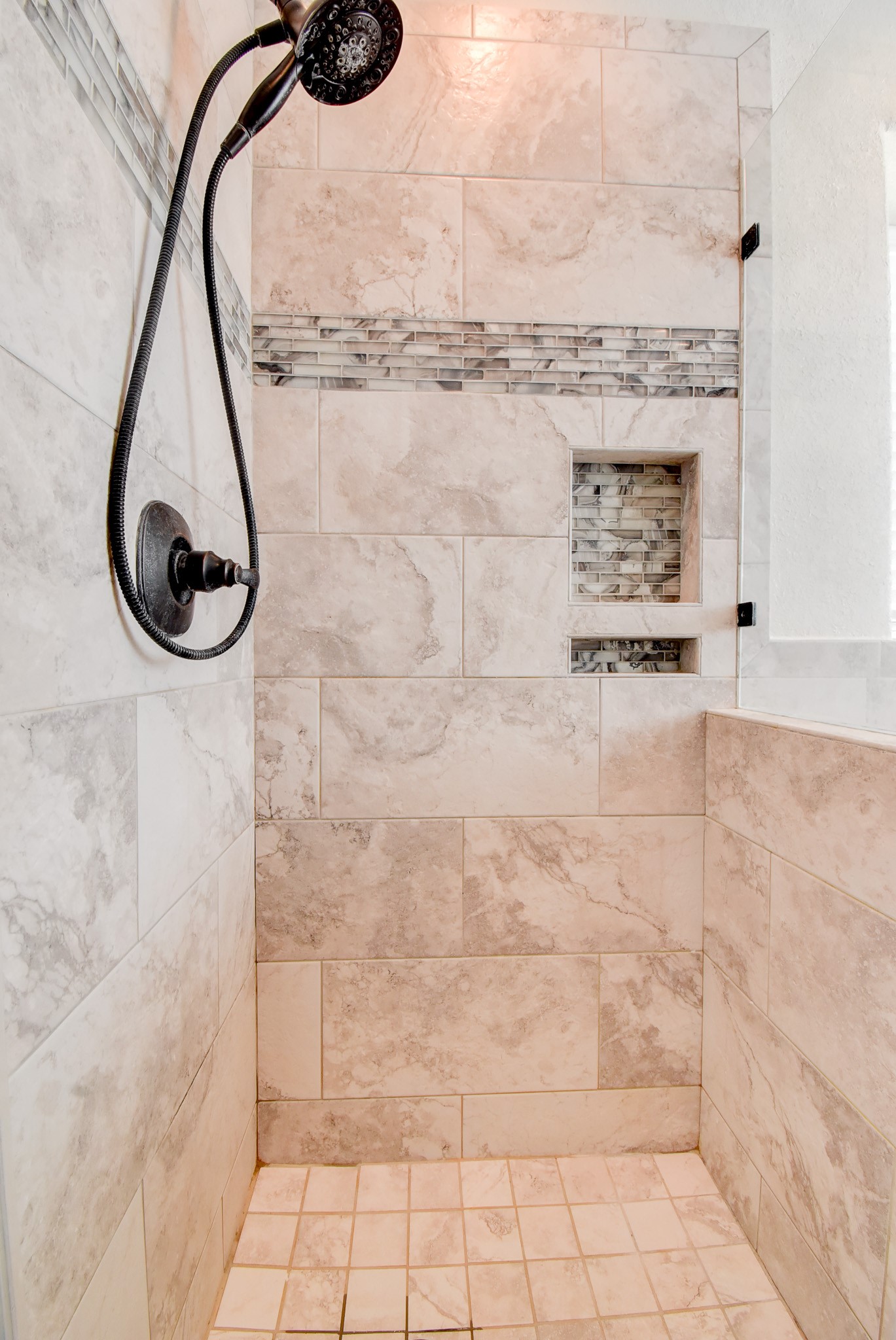 7547 County Road 684D Sweeny, TX 77480 - Photo 20 of 48 Primary Separate Shower