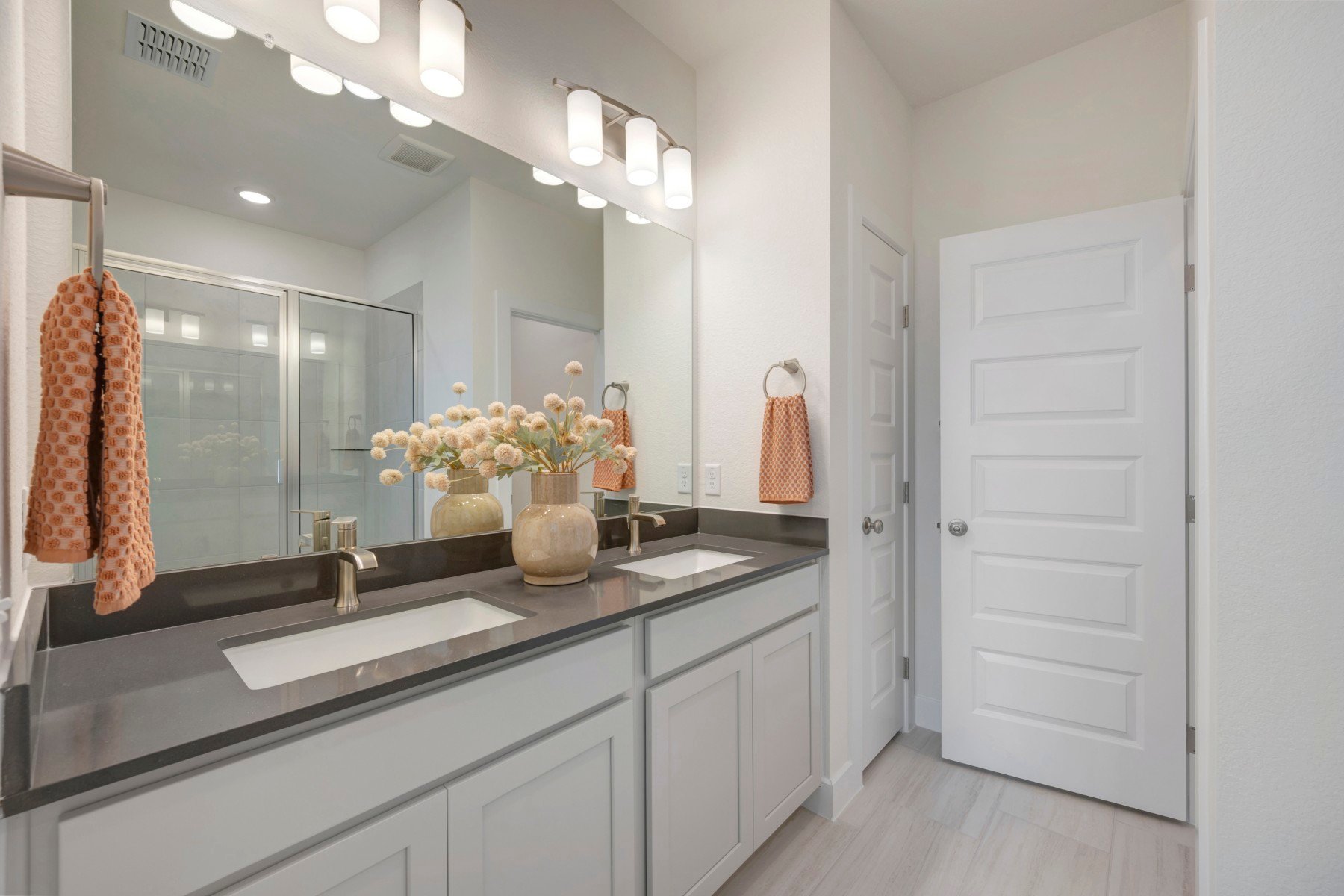 1012 A Brickell Loop Austin, TX 78744 - Photo 9 of 23 Owner's Bathroom (Staged)