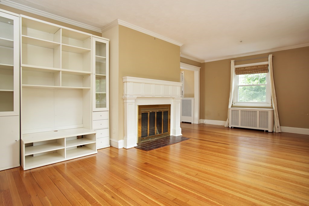 12 Avondale Road Newton, MA 02459 - Photo 3 of 6